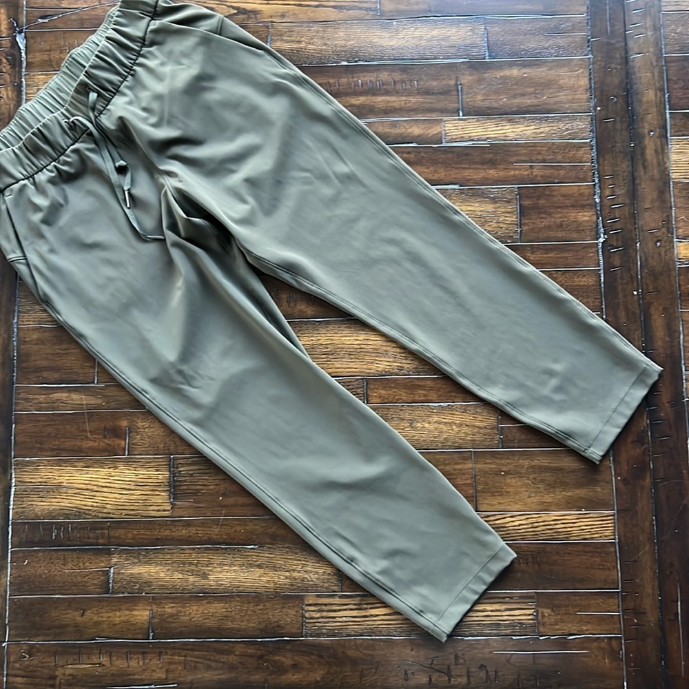 Lululemon Jogger Olive Green Size 8